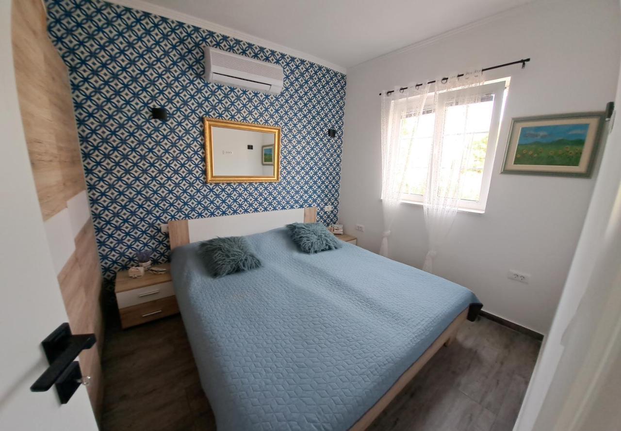 Apartments Brac Supetar Extérieur photo
