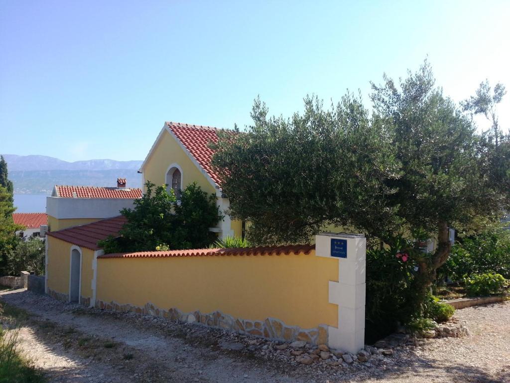 Apartments Brac Supetar Extérieur photo